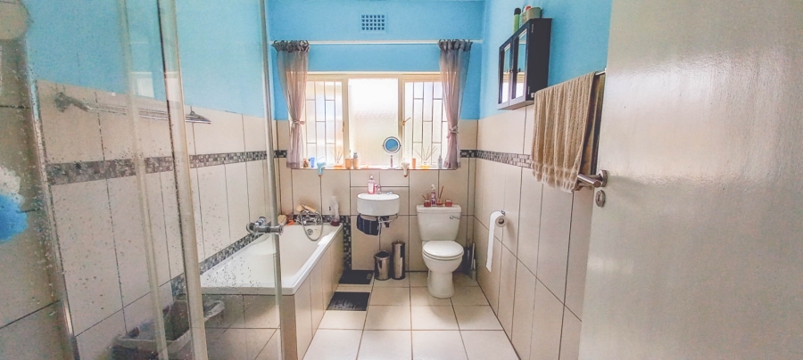 4 Bedroom Property for Sale in Fish Hoek Western Cape